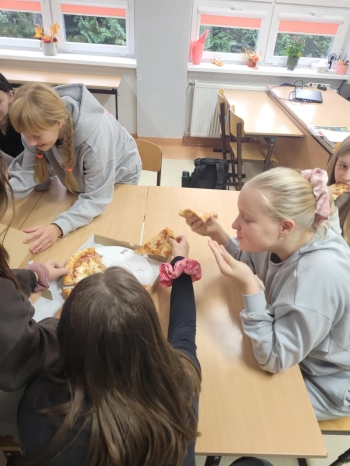 573870965_1328768919044721_8003783273896842506_n