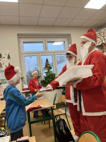 594587242_1362669935654619_5738449052119375205_n