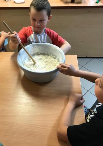 75429343_734847110363163_957420773750865920_n